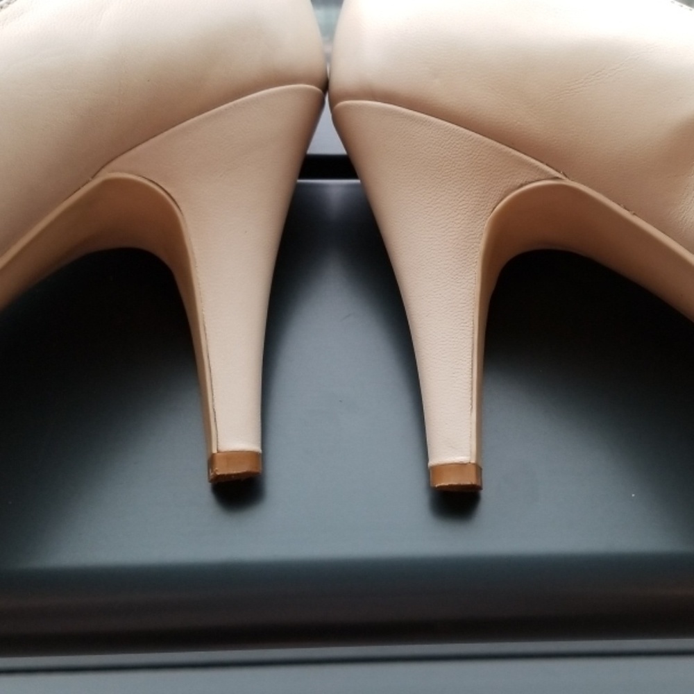 Shoes - Picture 4 of 4